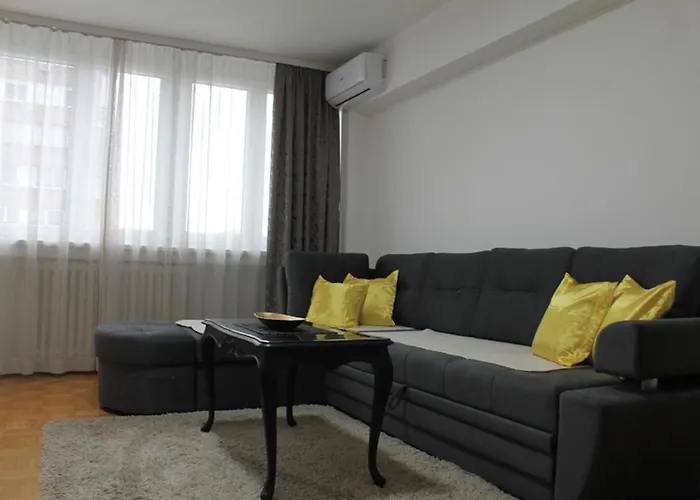 Golden Valley Apartment
